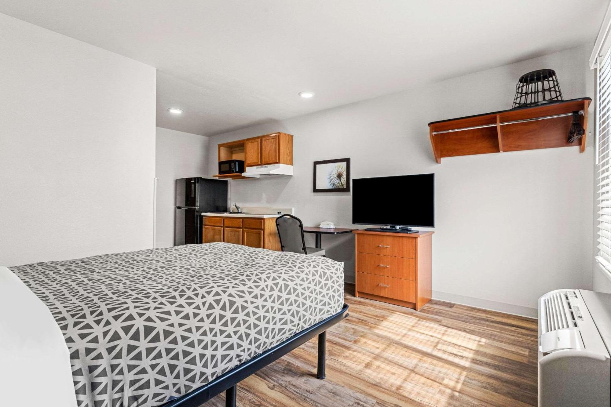 Woodspring Suites Tulsa Exterior foto
